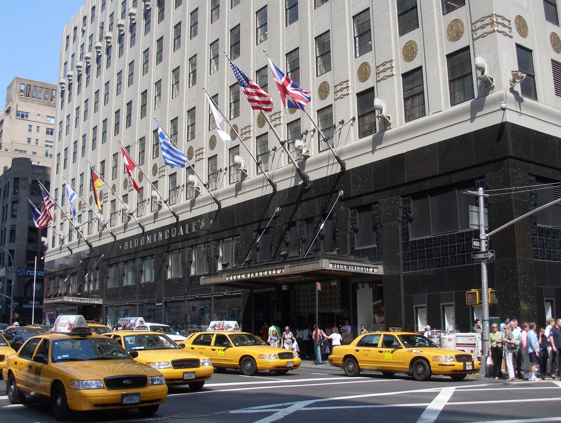bloomingdales 59th street flagship nyc